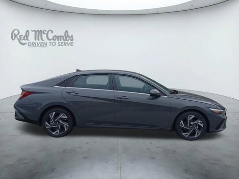 New 2026 Hyundai Elantra Limited FWD image 6