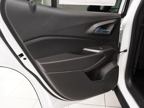 New 2026 Chevrolet Trax RS w/ Sunroof Package FWD image 24