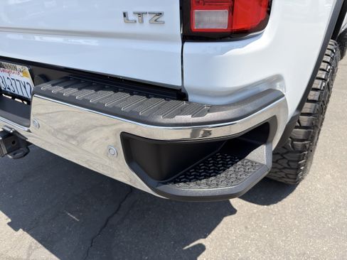 Used 2024 Chevrolet Silverado 2500 LTZ w/ LTZ Convenience Package AWD/4WD image 15