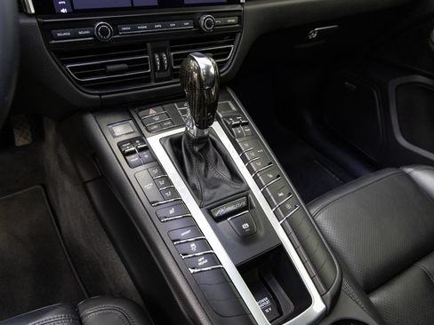 Used 2020 Porsche Macan AWD/4WD image 20