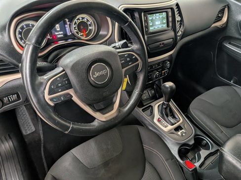 Used 2016 Jeep Cherokee Latitude image 11