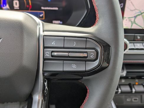 Used 2024 Chevrolet Colorado Z71 w/ Z71 Convenience Package 2 image 27