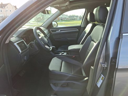 Used 2022 Volkswagen Atlas SE w/ Panoramic Sunroof Package image 18
