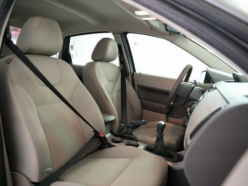 Used 2009 Ford Focus S image 41