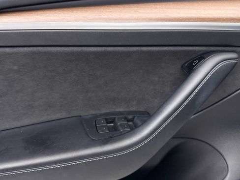 Used 2023 Tesla Model 3 Standard Range RWD image 30