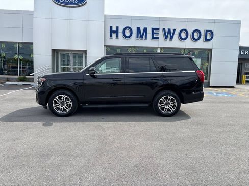 Used 2025 Ford Expedition Active AWD/4WD image 3