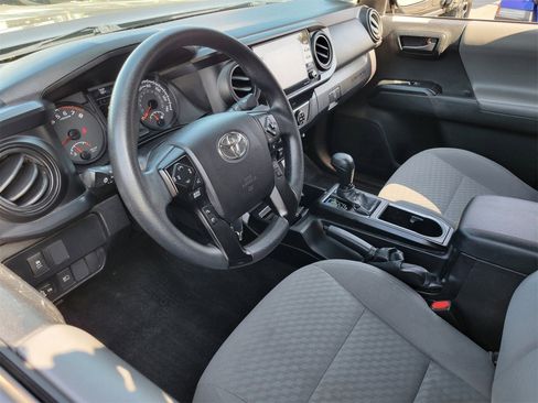 Used 2021 Toyota Tacoma SR w/ SR Convenience Package image 3