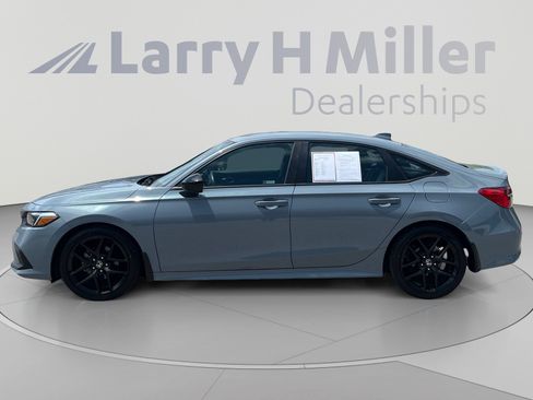 Used 2023 Honda Civic Sport image 2