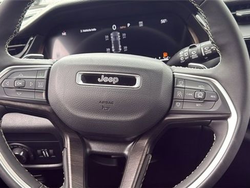 New 2026 Jeep Grand Cherokee Laredo image 12