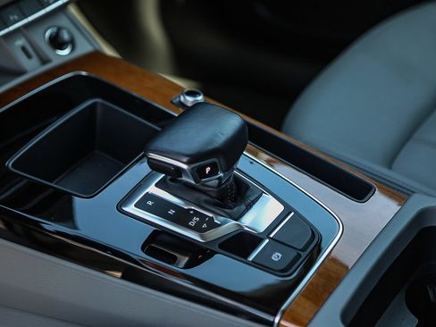 Used 2022 Audi Q5 2.0T Premium w/ Convenience Package image 20