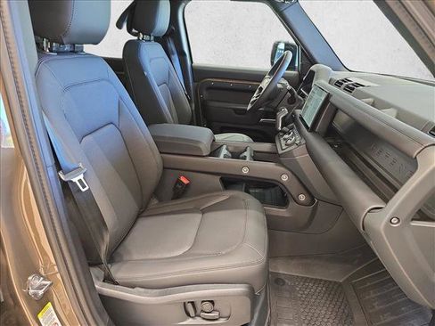New 2025 Land Rover Defender 110 S AWD/4WD image 10