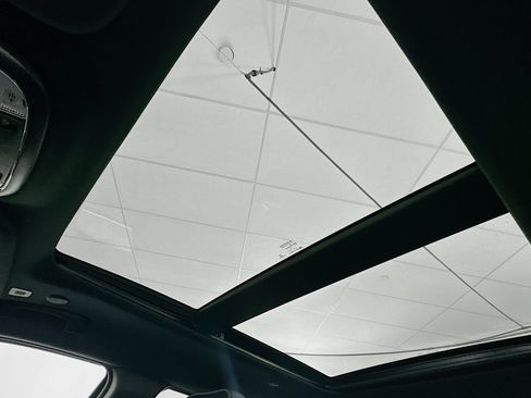 Used 2019 Jeep Grand Cherokee Overland image 25