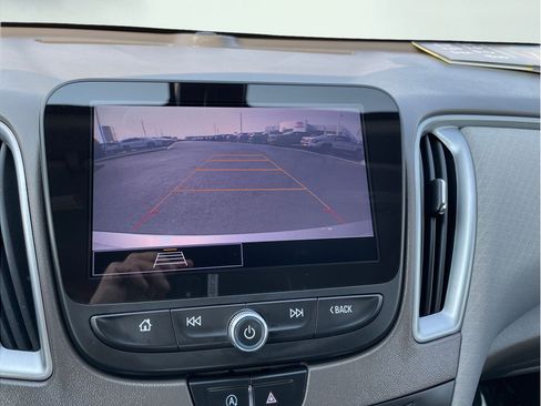 Used 2022 Chevrolet Malibu LT FWD image 9