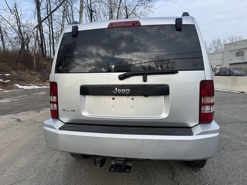 Used 2010 Jeep Liberty Sport w/ Popular Equipment Group image 7