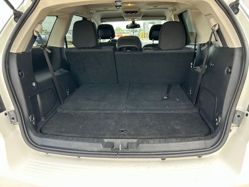 Used 2018 Dodge Journey SXT w/ Connectivity Group FWD image 10