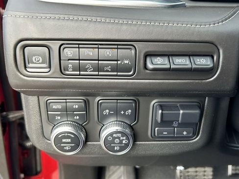 Used 2024 GMC Yukon Denali Ultimate image 18
