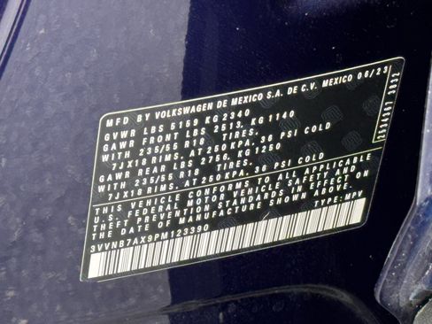 Certified 2023 Volkswagen Tiguan SE FWD image 37