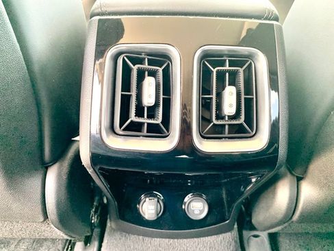 Used 2023 Kia Sorento SX AWD/4WD image 17