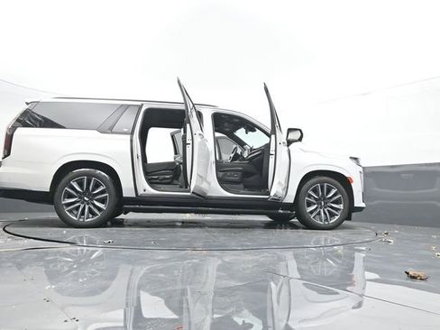 Used 2023 Cadillac Escalade ESV Sport Platinum image 81
