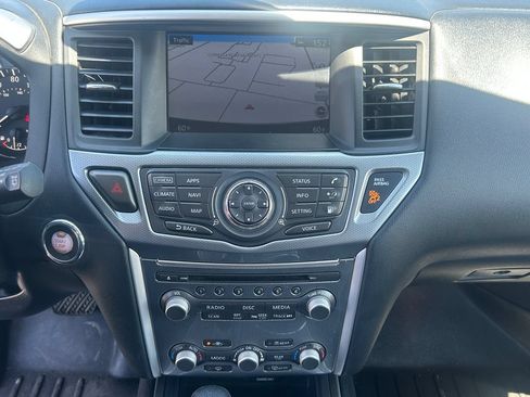 Used 2020 Nissan Pathfinder SL AWD/4WD image 14