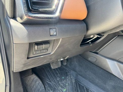 Used 2025 GMC Canyon AT4 image 12