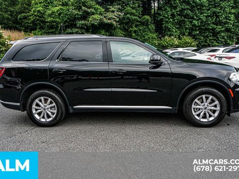 Used 2023 Dodge Durango SXT AWD/4WD image 9