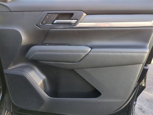 Used 2025 GMC Terrain Elevation image 34