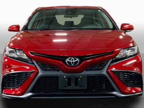 Used 2023 Toyota Camry SE w/ Cold Weather Package AWD/4WD image 4