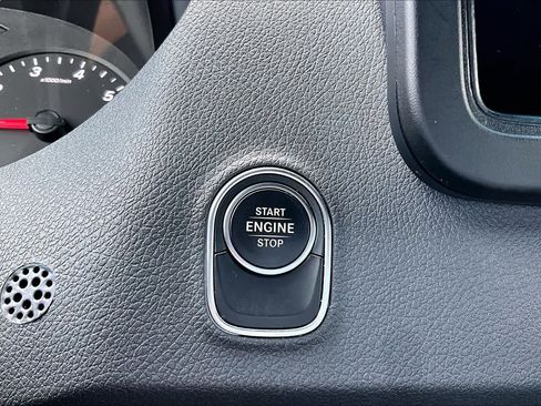 Used 2020 Mercedes-Benz Sprinter 2500 image 33