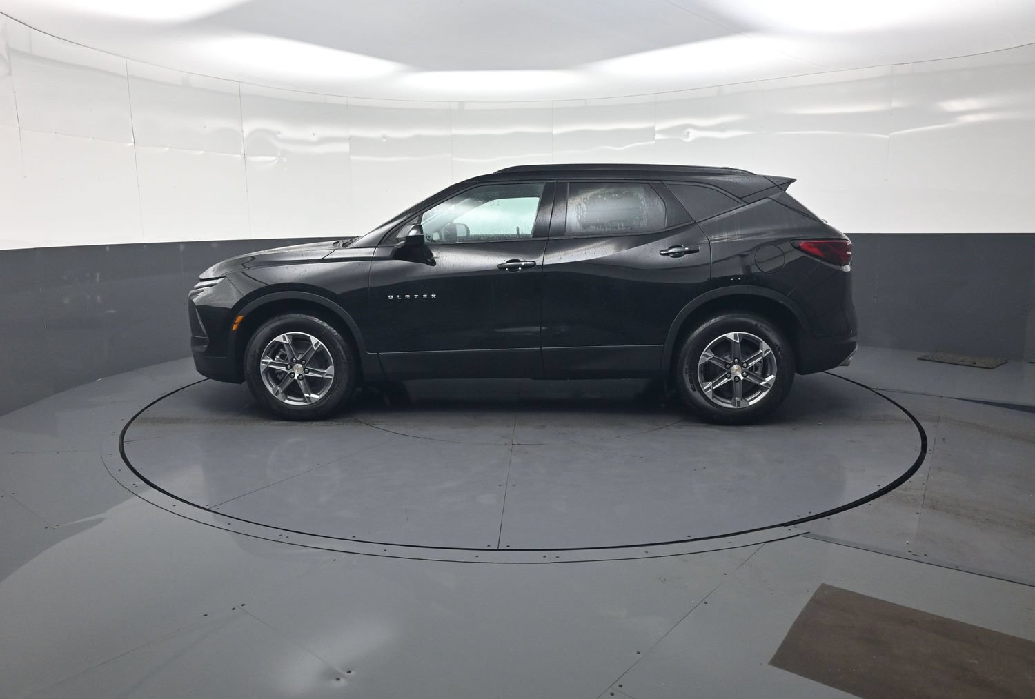 New 2026 Chevrolet Blazer LT w/ Convenience Package AWD/4WD image 6