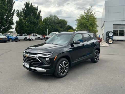 Used 2025 Chevrolet TrailBlazer LT AWD/4WD image 8