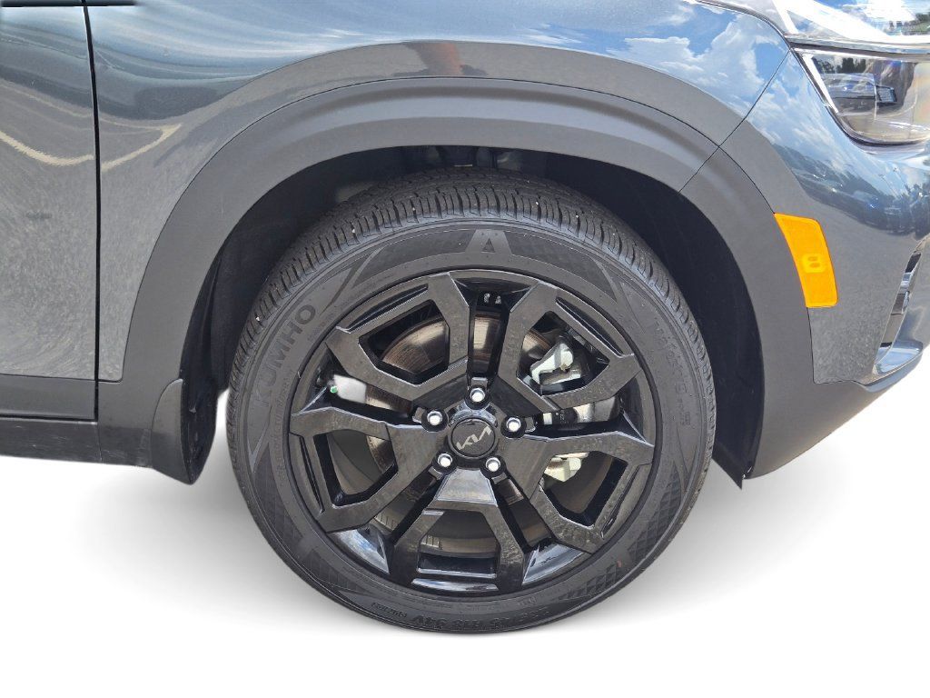 Certified 2025 Kia Seltos X-Line AWD/4WD image 6
