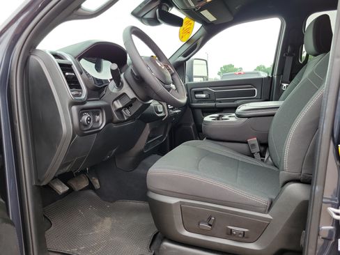 Used 2026 RAM 2500 Big Horn AWD/4WD image 7