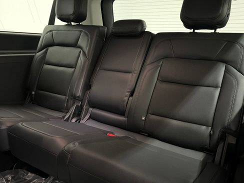New 2026 Lincoln Navigator L Premier image 19