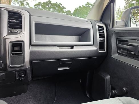 Used 2019 RAM 1500 Express RWD image 17