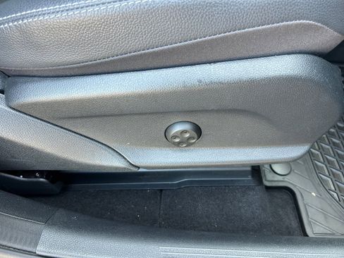 Used 2022 Mercedes-Benz GLC 300 4MATIC image 32