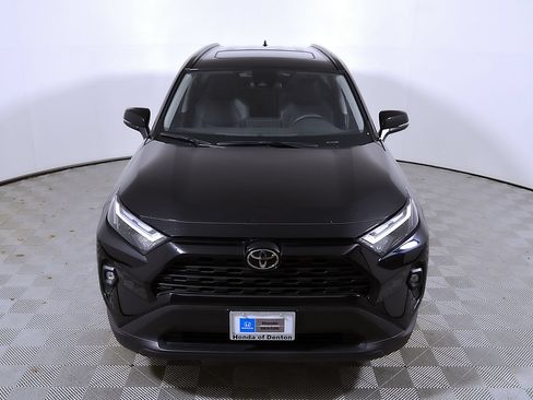 Used 2025 Toyota RAV4 XLE Premium FWD image 5