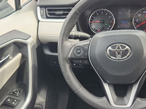 Used 2020 Toyota RAV4 XLE w/ Convenience Package image 14