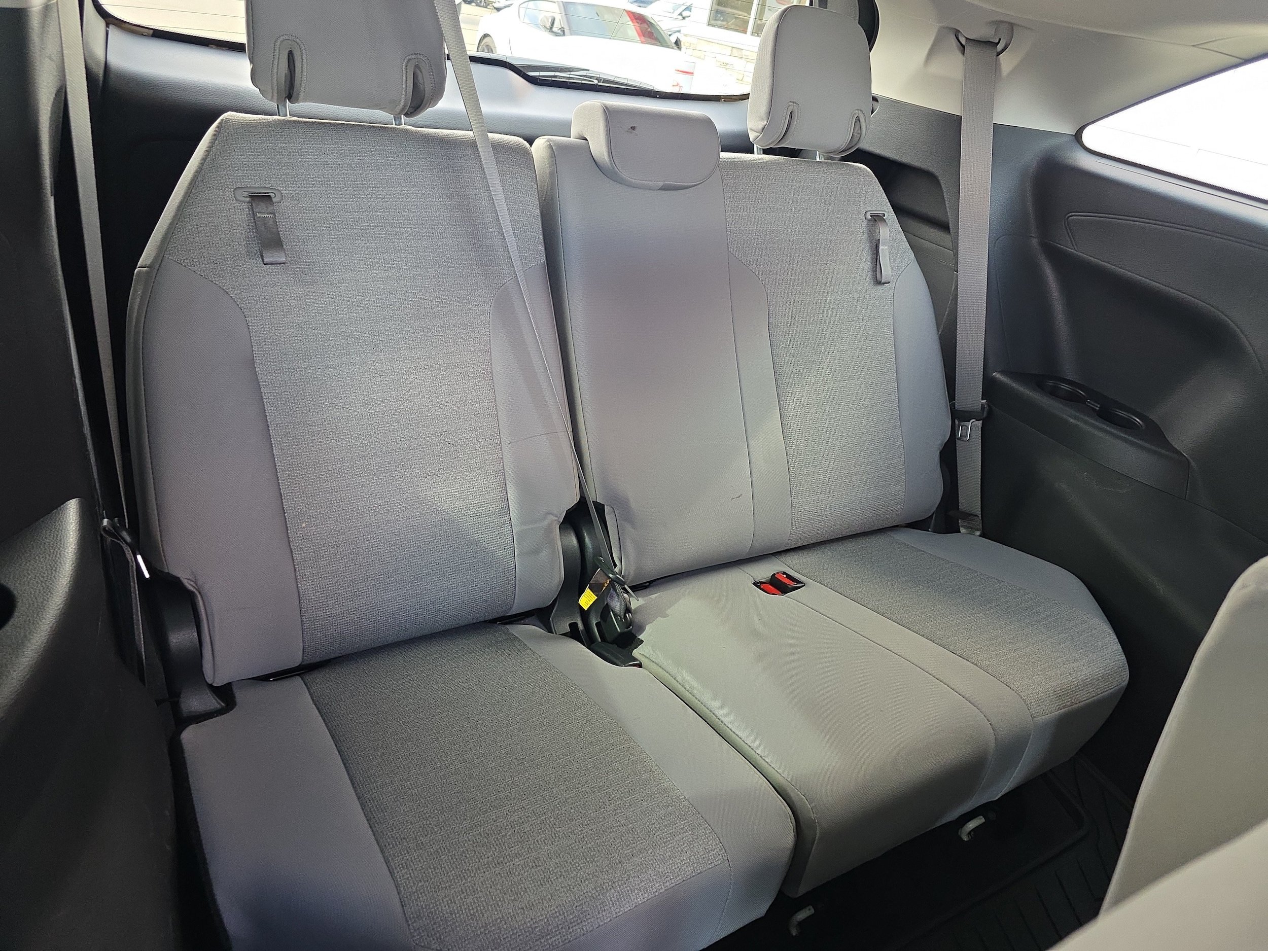 Used 2025 Toyota Sienna LE AWD/4WD image 16