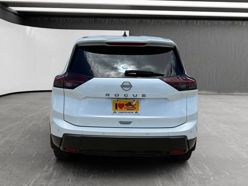 Used 2025 Nissan Rogue S FWD image 4