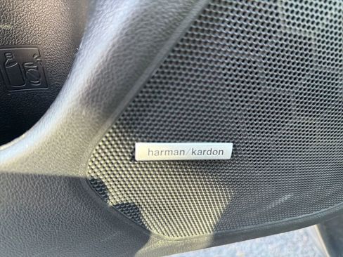 Used 2018 Subaru Outback 2.5i Limited image 11