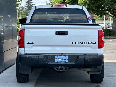 Used 2019 Toyota Tundra SR5 w/ SR5 Upgrade Package AWD/4WD image 4