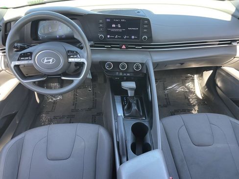 Used 2024 Hyundai Elantra SE image 14