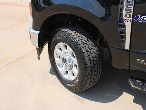 Certified 2024 Ford F250 XLT w/ FX4 Off-Road Package image 9