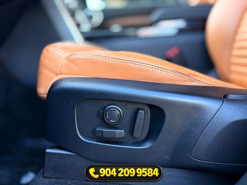 Used 2018 Land Rover Discovery HSE AWD/4WD image 15