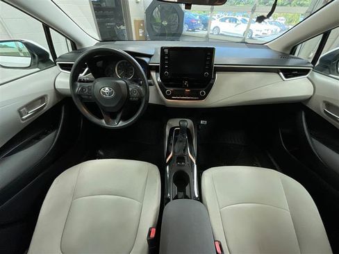 Used 2020 Toyota Corolla LE FWD image 22