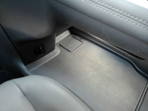 Used 2024 Toyota Sienna XLE image 48