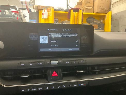 Used 2025 Kia K4 FWD image 23