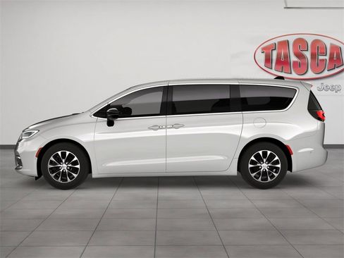 New 2026 Chrysler Pacifica Select image 3
