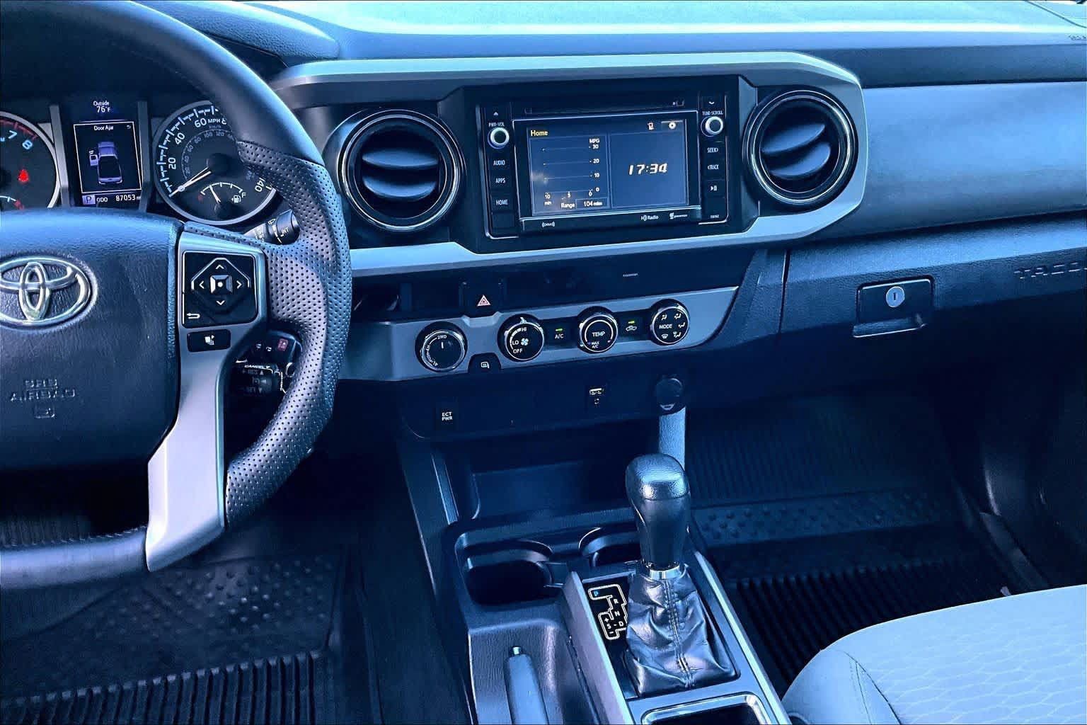Certified 2016 Toyota Tacoma SR5 AWD/4WD image 7